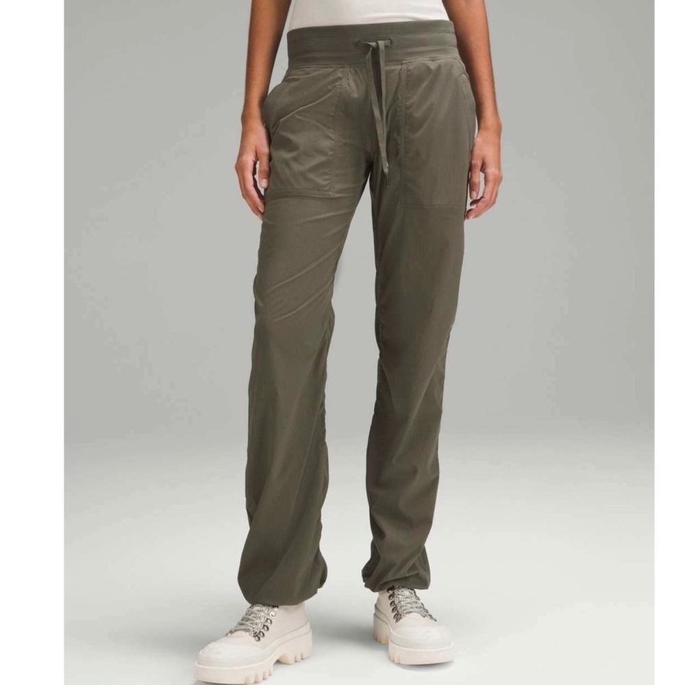 Lululemon dance studio midrise pant NWT size 6 green
